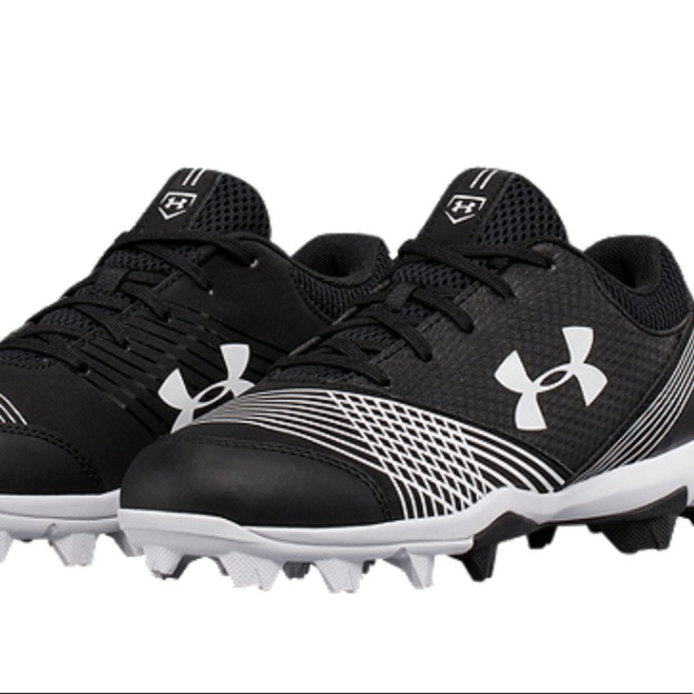 Womans Under Armour Baseball Cleats 12NWT